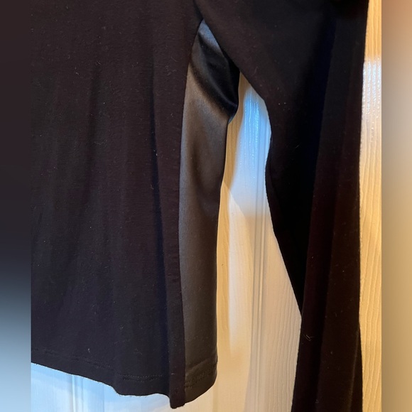 Guess Top Off Shoulder Cut Out Long Sleeve - Picture 3 of 5